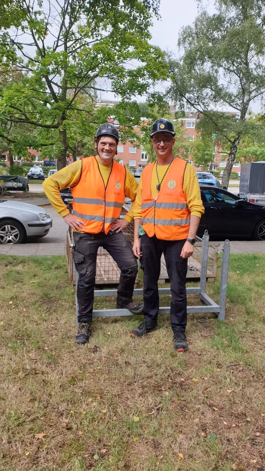 Scaffolder at work – Rohrgerüstbau Pronin
